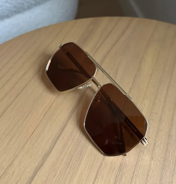 Aviator Style Sunglasses - Image 4