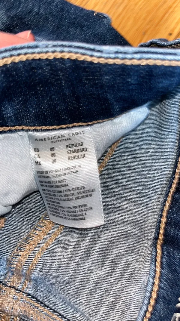 American Eagle Women’s Dark Blue Distressed Jeans - Image 2