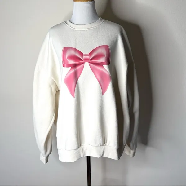 Edikted Cream Bow Brat Printed Sweatshirt NWOT XL - Image 2