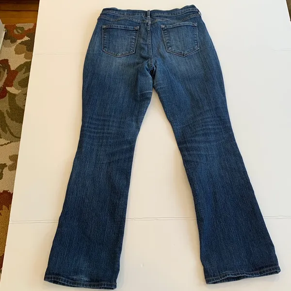Old Navy Curvy Mid-Rise Women's Size 10 Boot Cut Jeans in Dark Blue - Image 8