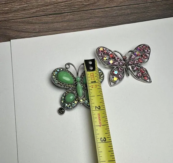 Rhinestone Butterfly Insect Brooch Pin Lot Of 2 Silver Tone 1 Green & 1 Pink - Image 4