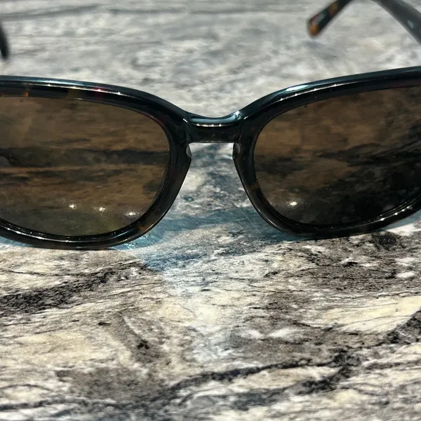 Fossil Tortoise Shell Sunglasses with Fossil Case - Image 13
