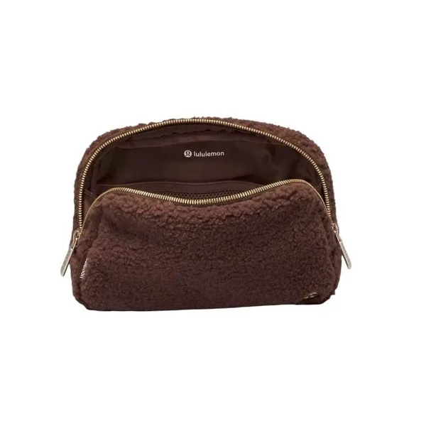 Lululemon Everywhere 2L Belt Bag Women's One Size Lg Fleece Brown Fanny Pack - Image 3