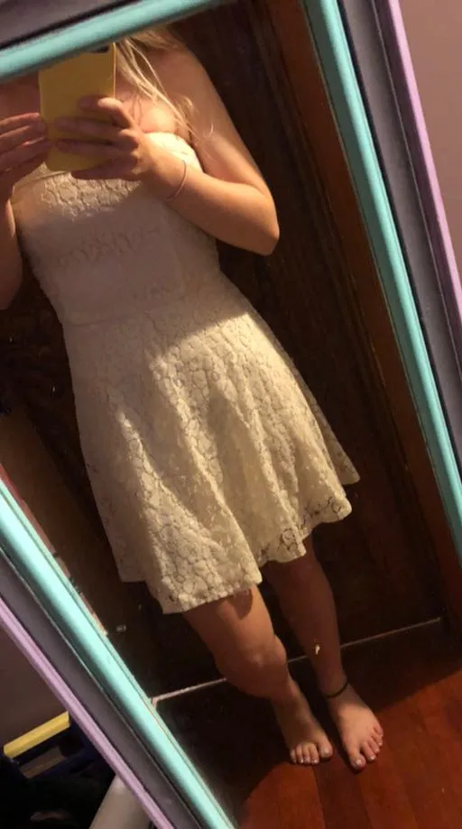 Hollister Off White Lace Strapless dress - Image 4