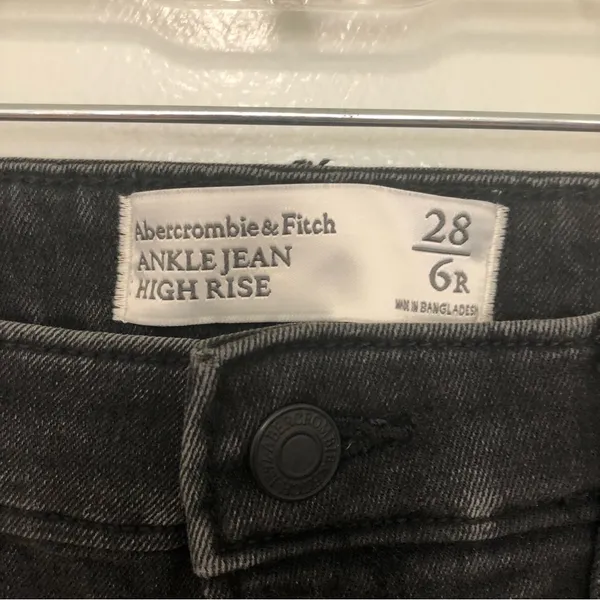 Abercrombie & Fitch Jeans High Rise Ankle Length Stars 28/6R - Image 4