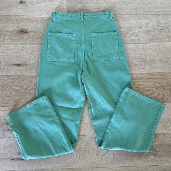 PrettyLittleThing - Cargo Pocket Baggy Wide Leg Jeans in Green - Image 4