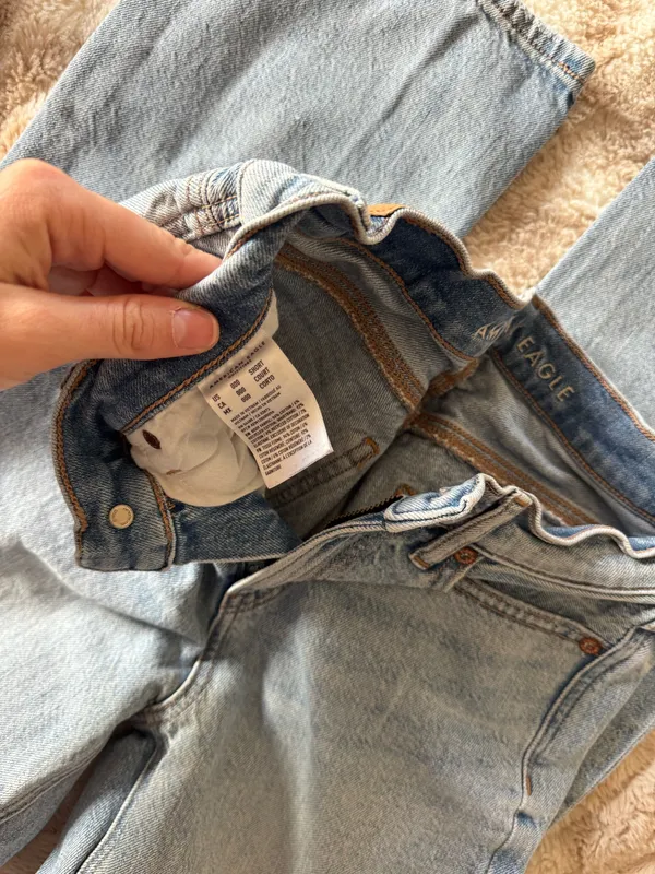 American Eagle Jeans - Image 3