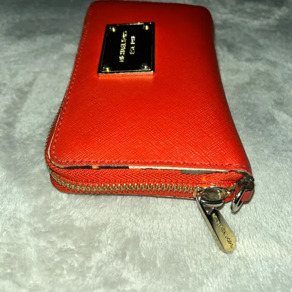 Michael Kors Vibrant Red/ Orange Wallet
GUC - Image 6