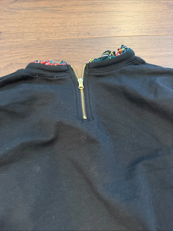 J. Crew Black Crewneck Sweater with Tartan Trim Size Medium - C67-074 - Image 7