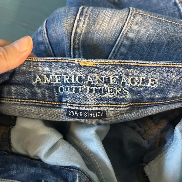 American Eagle Outfitters Light Blue Skinny Jeans | Size 4 - Image 4