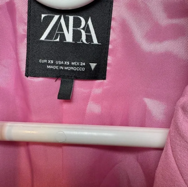 Zara Women's Blush Pink Cropped Blazer - Image 2