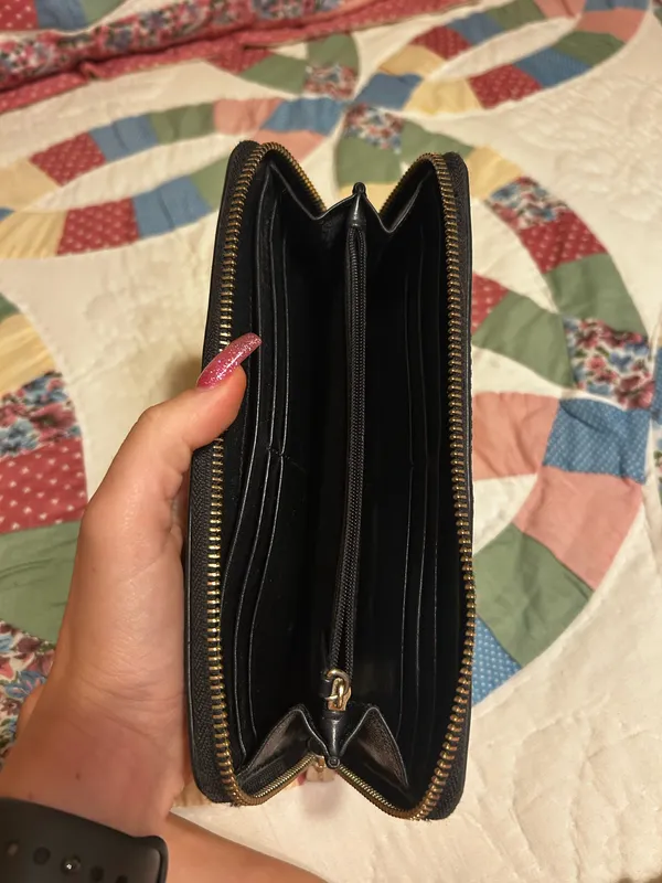 Michael Kors Wallet - Image 3