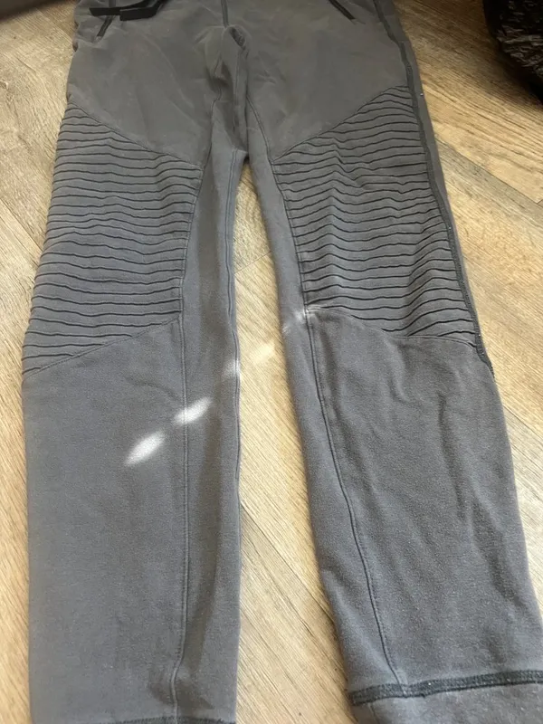 Alo Yoga medium pants - Image 6