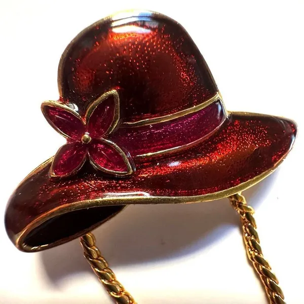 Red enamel hat brooch with gold tone chain - Image 2