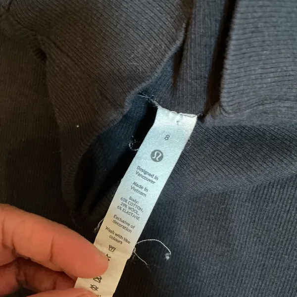 Lululemon Ribbed Wool Blend Turtleneck Long Sleeve Top Black Size 8 Athleisure - Image 3