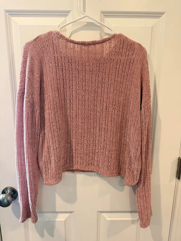 Hollister Pink Long Sleeve Crop Top Size Large - Image 5