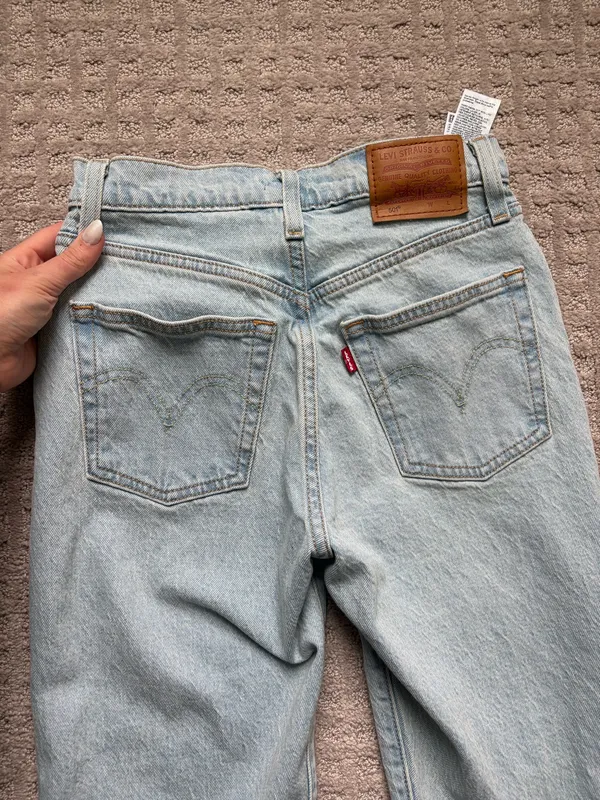 Levi’s Light Denim 501 Crop Jeans - Image 8