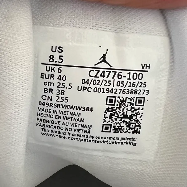 New NIKE Air Jordan 1 Retro Low 'White Metallic Gold' - Image 9