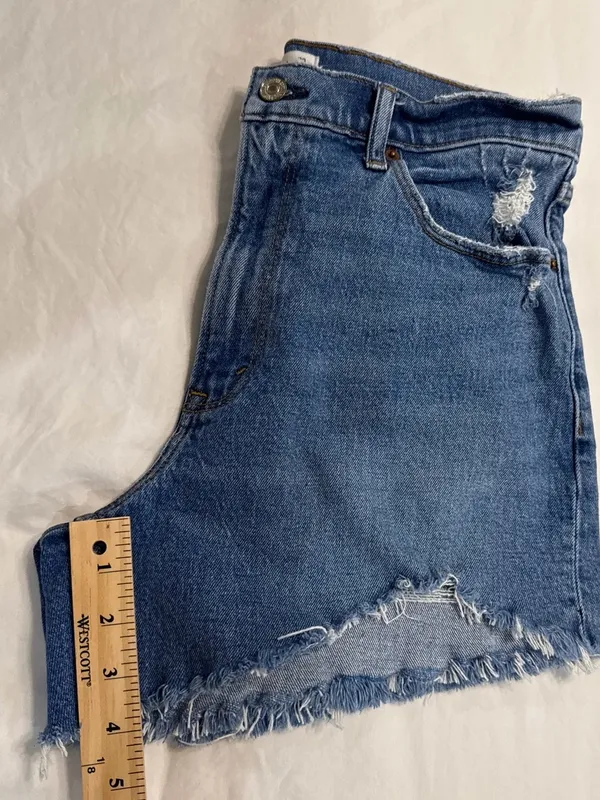 The Mom Short by Abercrombie & Fitch High Rise Distressed Raw Hem Shorts 29/8 - Image 6