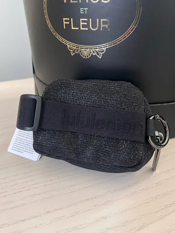 Lululemon Everywhere Belt Bag Nano Black - Image 2