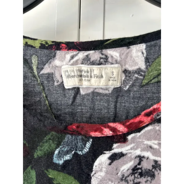 Abercrombie & Fitch Black Floral Lace Trim Crop‎ Top Short Sleeve Womens S *hole - Image 2