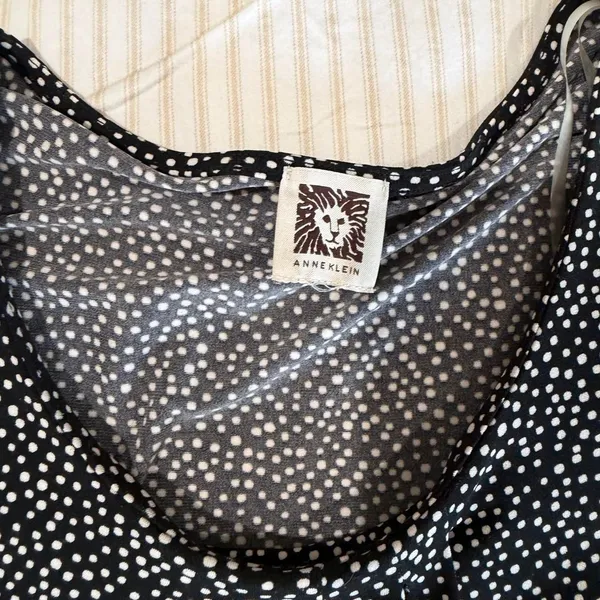 business casual preppy Anne Klein black & white polka dot tank top blouse shirt - Image 2