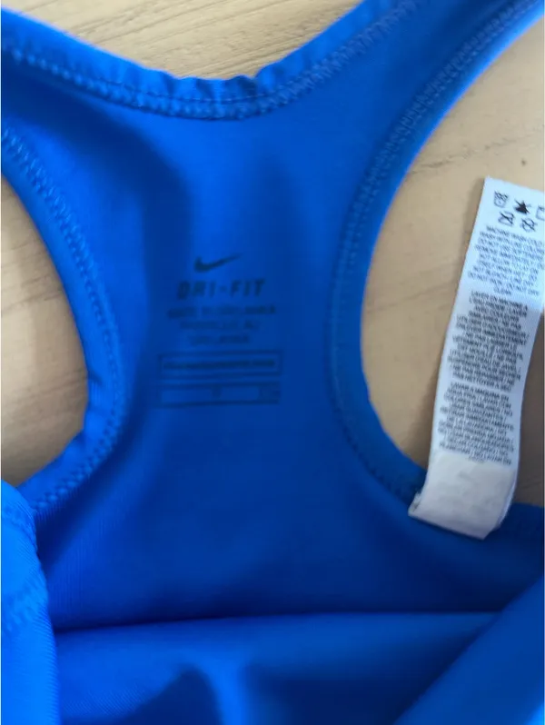 Nike Women's Swoosh Medium Support Sports Bra - Image 3