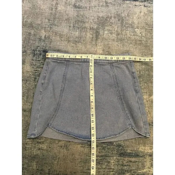 PacSun Light Wash Tulip Hem Back Zip 100% Cotton Denim Mini Skirt Size 27" - Image 6