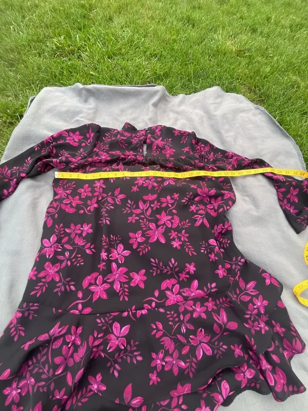 Parker Purple Floral V-neck Flounce Dress Size L - Image 11