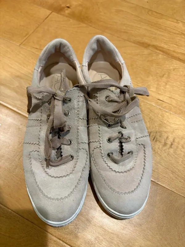 AGL Italy suede tennis shoes beige water resistant sz 39 9 - Image 2