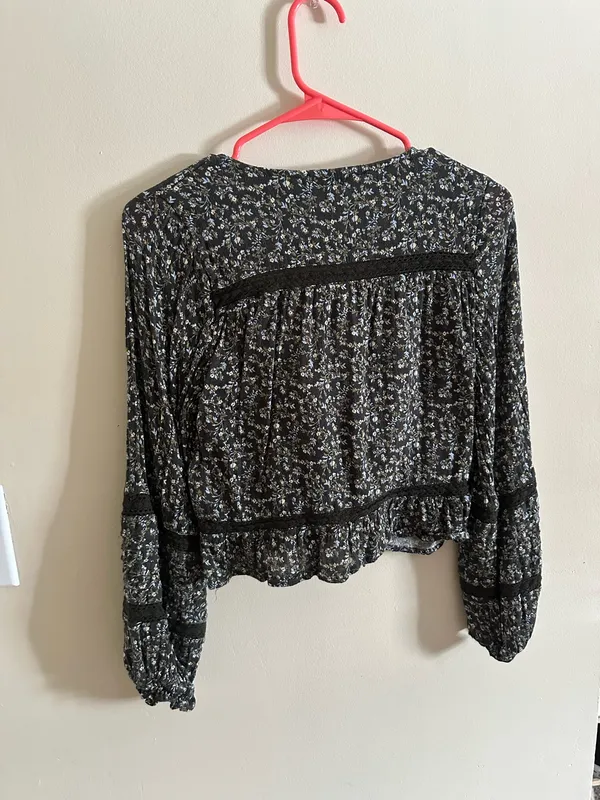 American Eagle Floral Top - Image 4