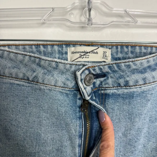 Abercrombie & Fitch Curve Love The Skinny High Rise Blue Wash‎ Size 37/24 Short - Image 4