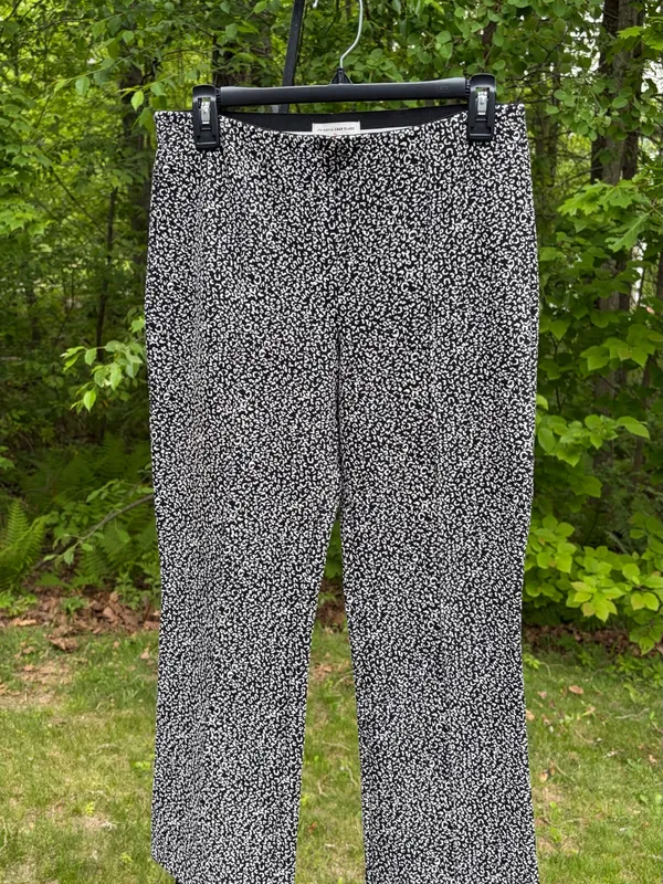 Anthropologie Essential Crop Flare Pant Size Small - Image 4