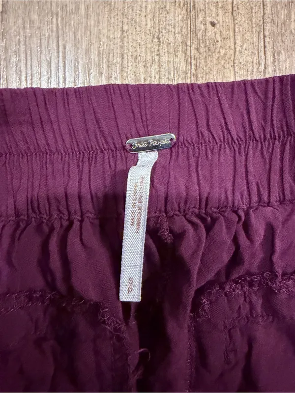 Free People women’s Tapered Chinos in Burgundy Small - Image 3