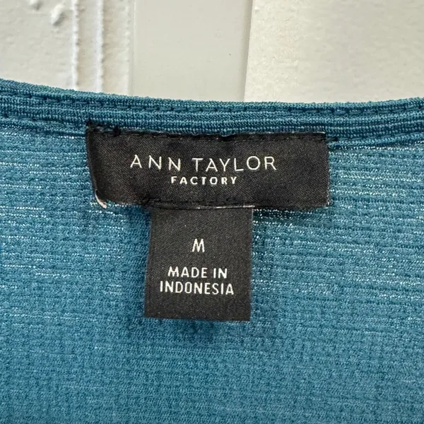 Ann Taylor Factory Teal Blue V-Neck Peplum Top Long Sleeve Blouse Size M 491073 - Image 6