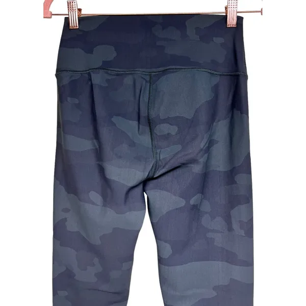 Alo High Waist Vapor Leggings Hunter Green Camo Women’s‎ Size Medium - Image 4