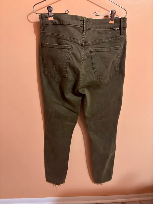 Mother High Waisted Looker Ankle Jeans Fray Jeans in Military Green First Move - Image 5