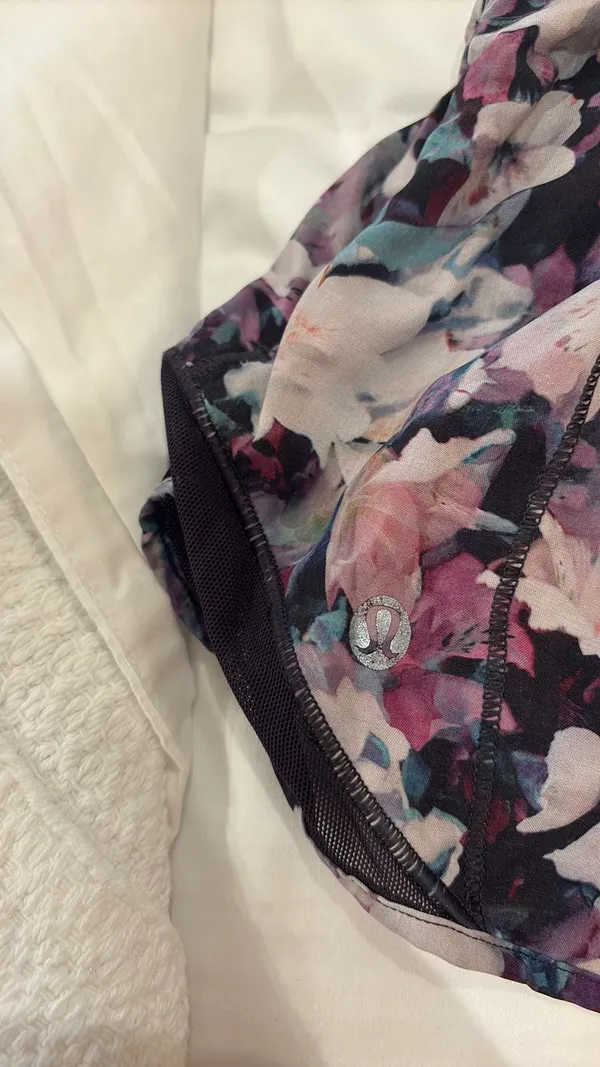 Lululemon Hotty Hot 2.5" - Image 4