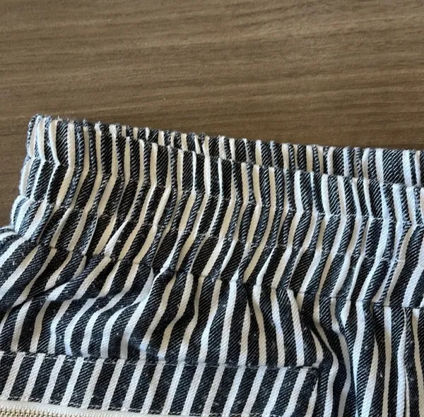 Rumor Boutique LF Blue and white stripped shorts with pockets - Image 3
