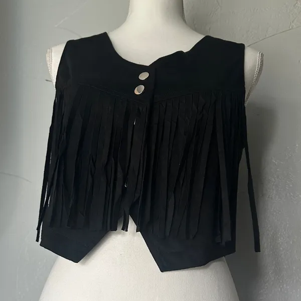 Elegant Black Fringe Sleeveless Top - Image 6