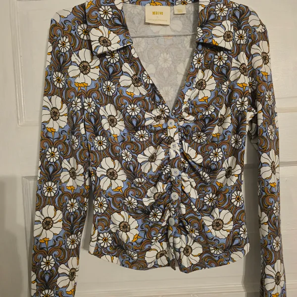 Mauve Vintage Floral Ruched Button-Front Shirt in Brown, Cream and Blue - Image 2