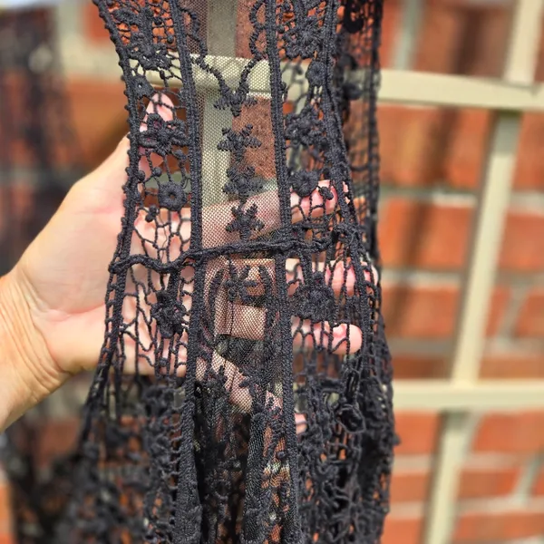 Elegant Black Lace Women's Top M - Image 6