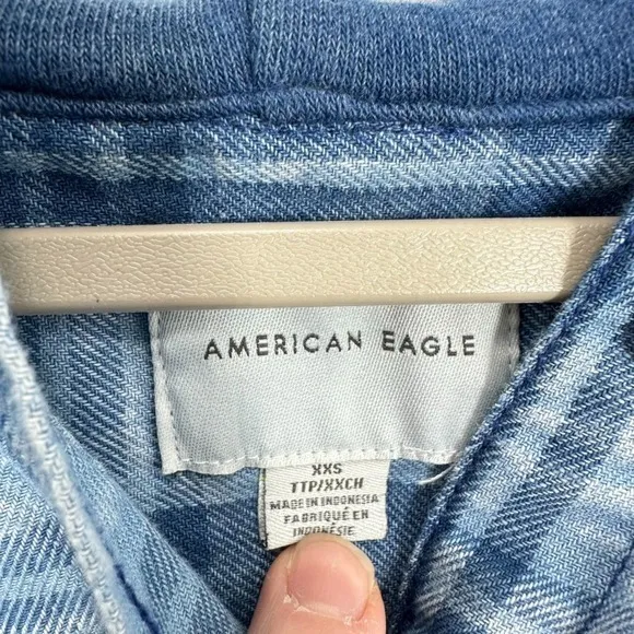 American Eagle‎ Outfitters Womens Plaid Cropped Hoodie Shirt XXS Blue Distressed - Image 3