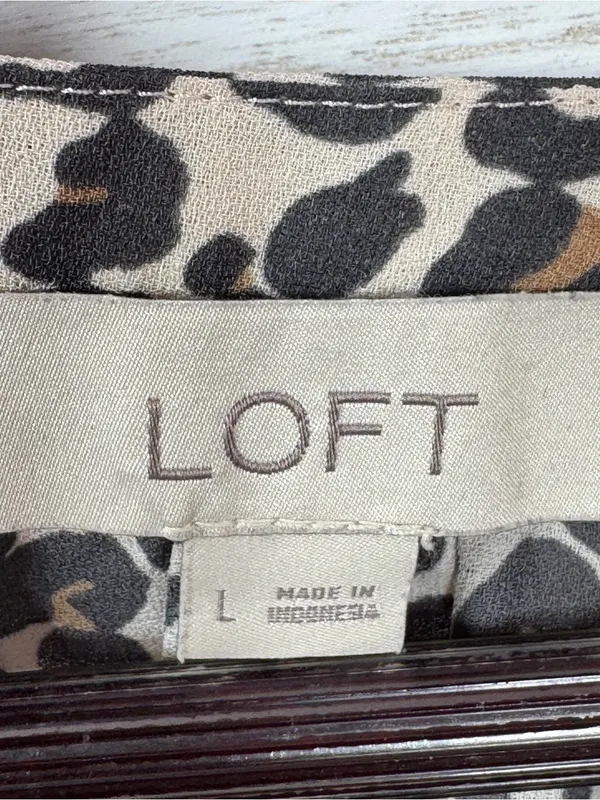 Loft Leopard Print Gathered Neck Button Up Blouse Cream Tan Large Long Sleeve - Image 9