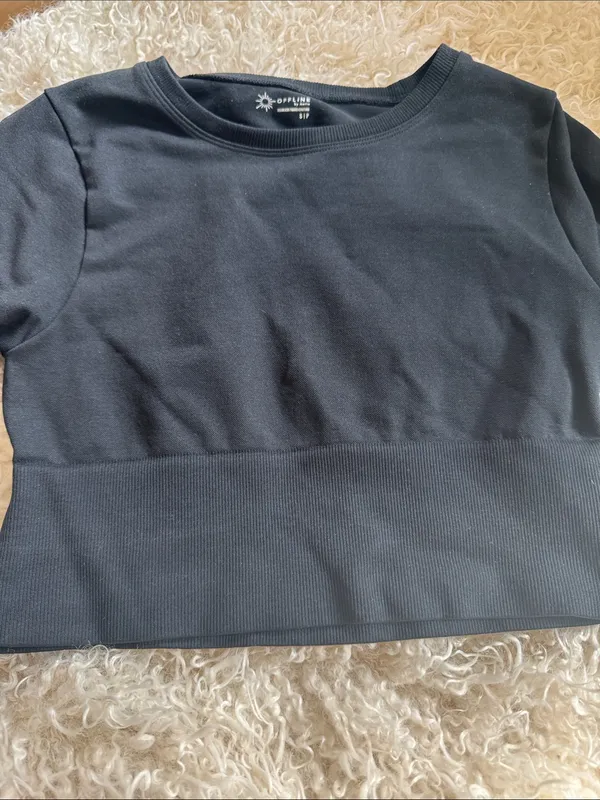 NWOT Offline by Aerie cropped black crewneck long sleeve size small - Image 3