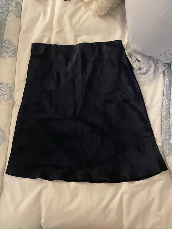 Aritzia Babaton Navy Satin Mini Skirt - Image 4