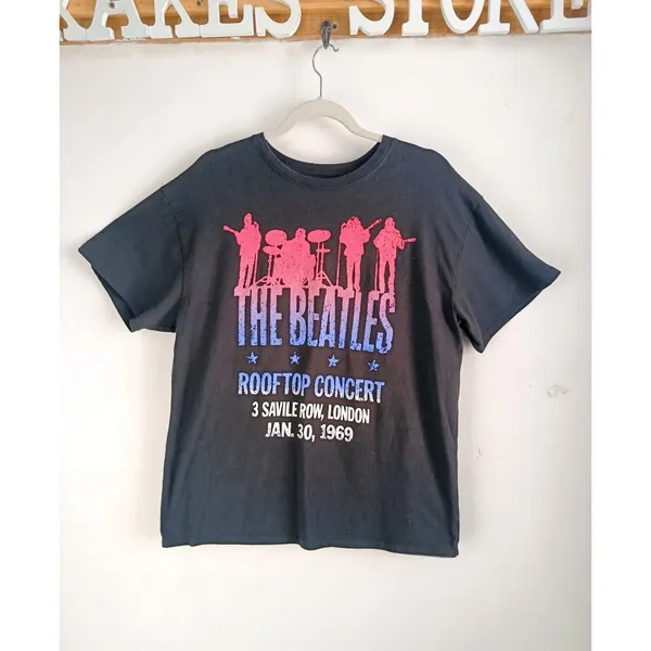 The Beatles Rooftop Concert 1969 Graphic rock band T-Shirt, Size Medium - Image 2