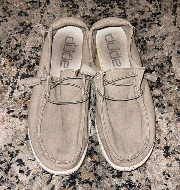 Gray Size 9 | Curtsy - Image 2