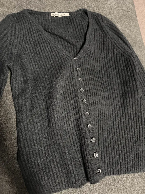 Abercrombie V Neck Sweater - Image 3