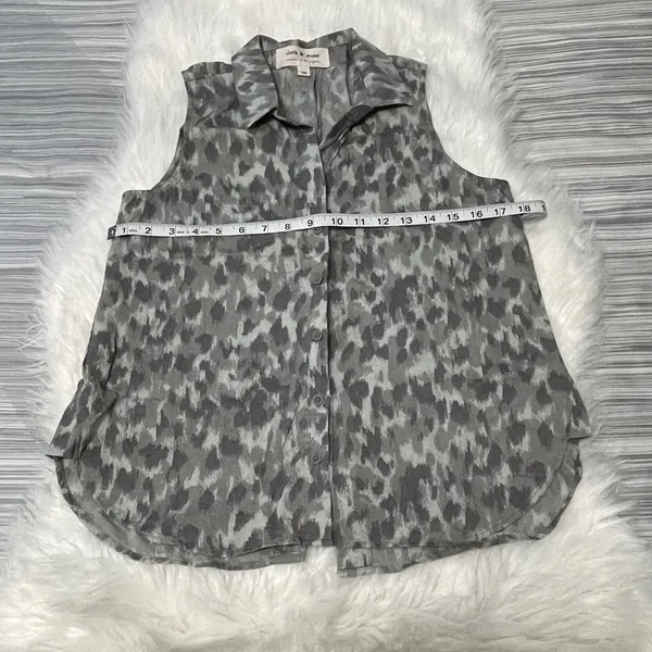 Anthropologie Cloth & Stone Gray Leopard Sleeveless Top - Image 6